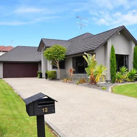 Stunning Family Home オークランド エクステリア 写真