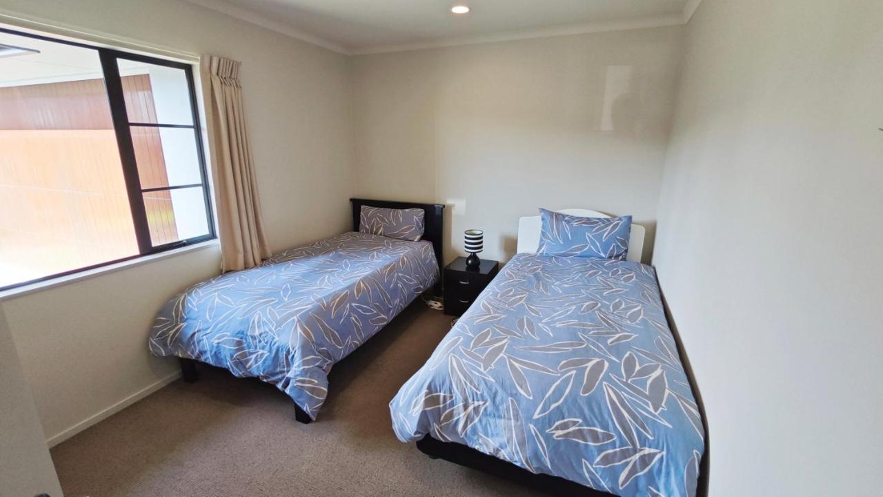 Stunning Family Home オークランド エクステリア 写真